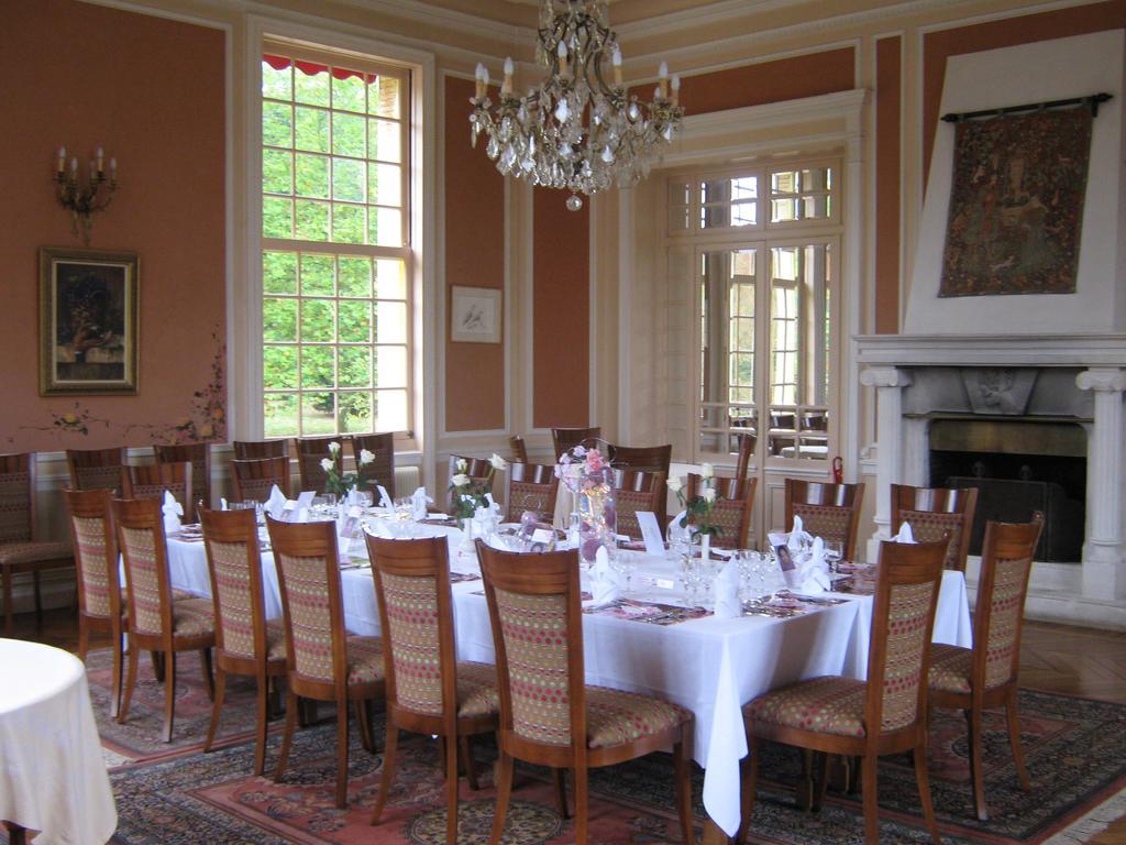 Chateau De La Rapee Hotel Restaurant Bazincourt-sur-Epte Exterior photo