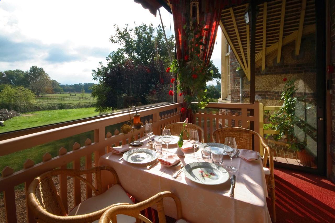 Chateau De La Rapee Hotel Restaurant Bazincourt-sur-Epte Exterior photo